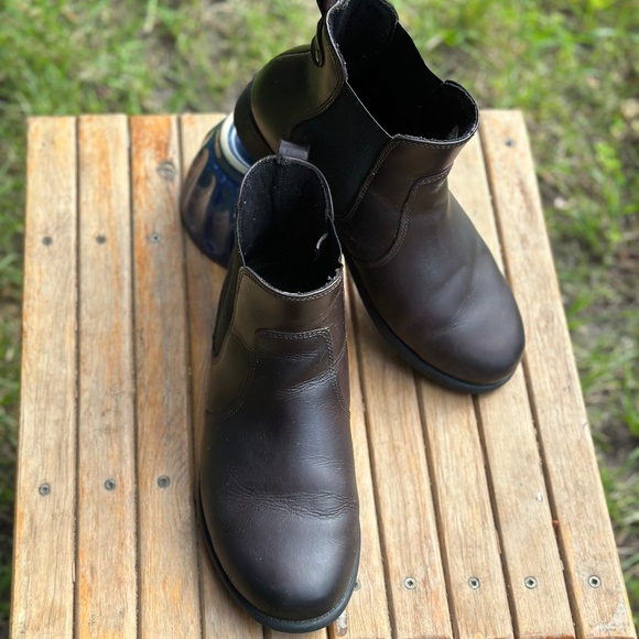 DENVER HAYES CHELSEA BOOTS (UNISEX) - Picture 4 of 6